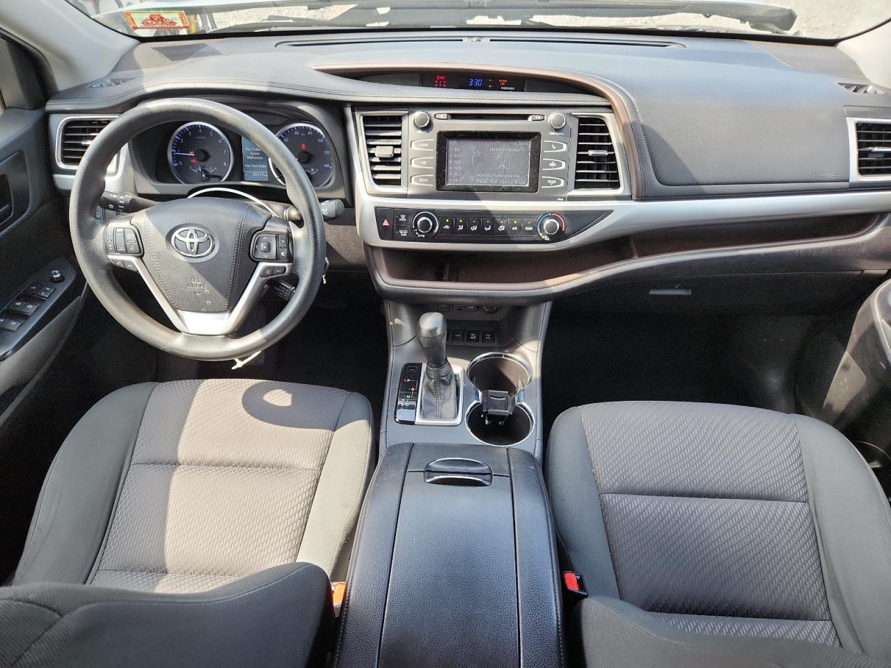 2019 Toyota Highlander Le VIN: 5TDBZRFH0KS932960 Lot: 65463425
