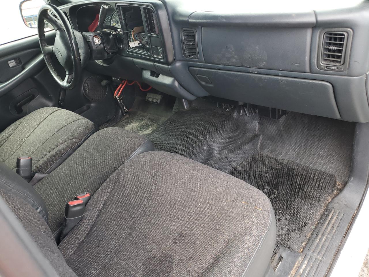 2000 Chevrolet Silverado C1500 VIN: 1GCEC14W4YE217549 Lot: 65739615