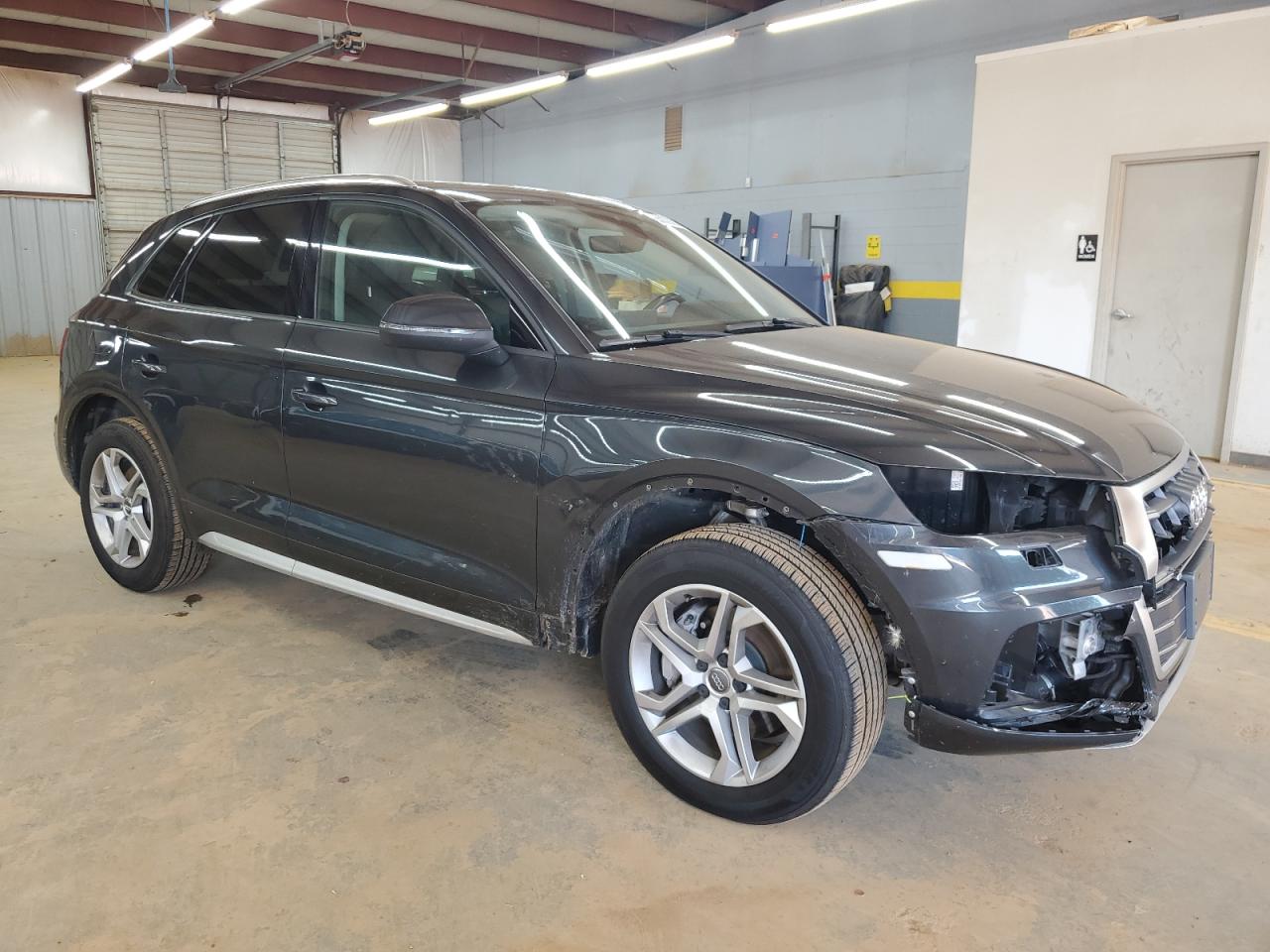 wa1anafy7j2021565 WA1ANAFY7J2021565 2018 Audi Q5 Premium