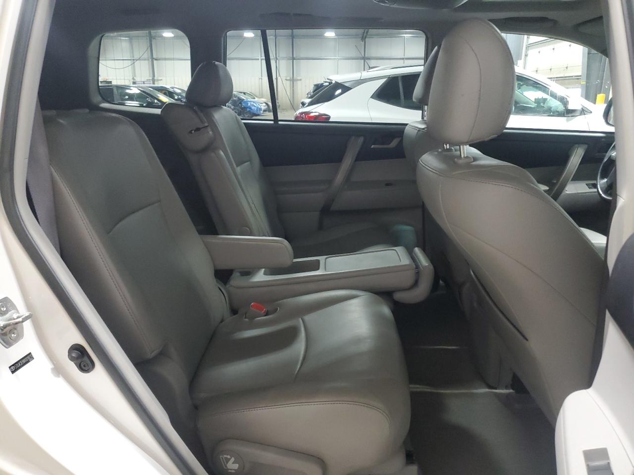 2010 Toyota Highlander Se VIN: 5TDJK3EHXAS018213 Lot: 65077805