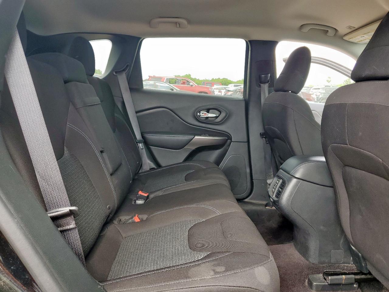 2019 Jeep Cherokee Latitude VIN: 1C4PJLCB6KD264183 Lot: 64871745