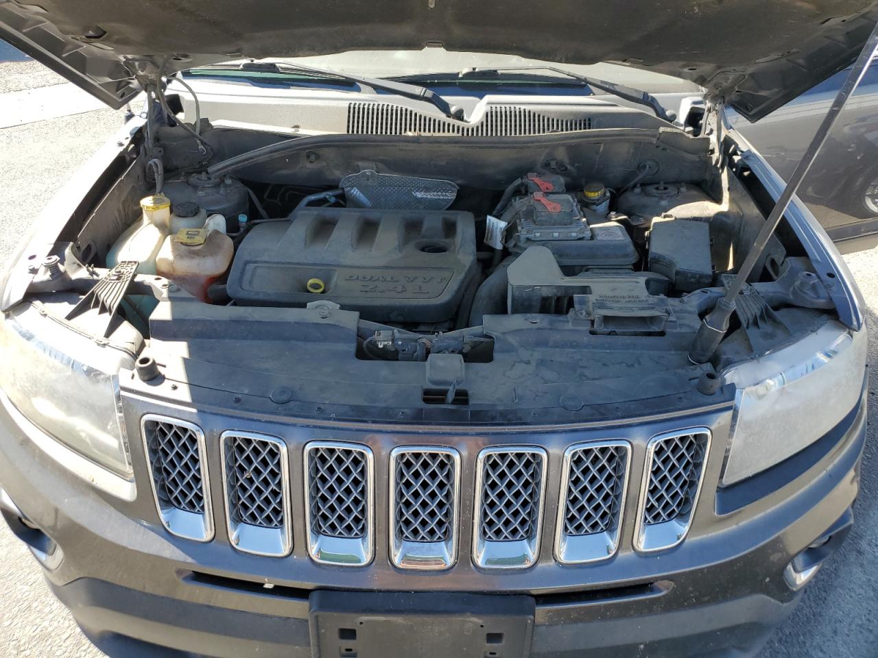 2016 Jeep Compass Latitude VIN: 1C4NJDEB5GD697172 Lot: 64477345