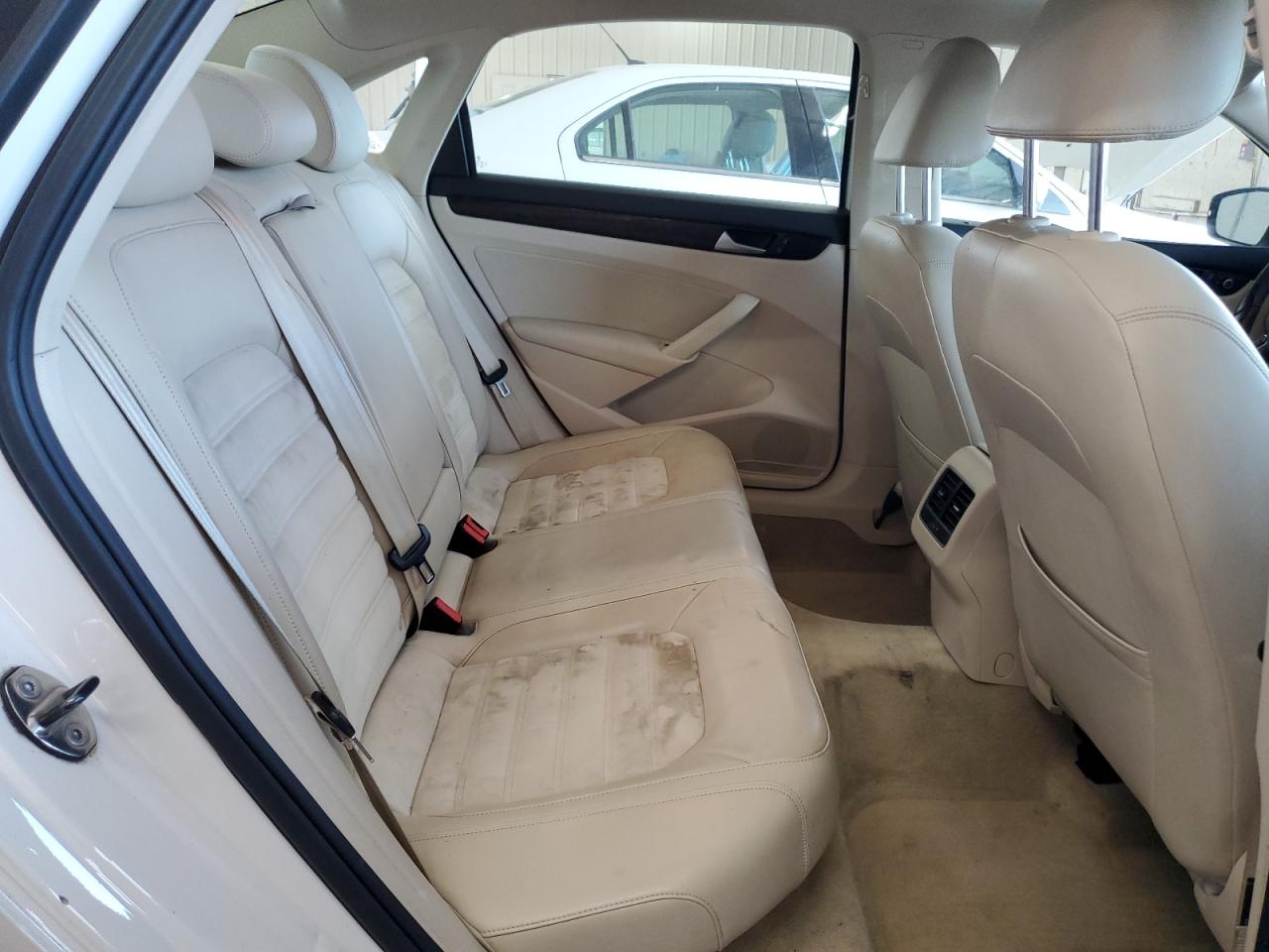 2014 Volkswagen Passat Sel VIN: 1VWCS7A30EC031857 Lot: 64561665