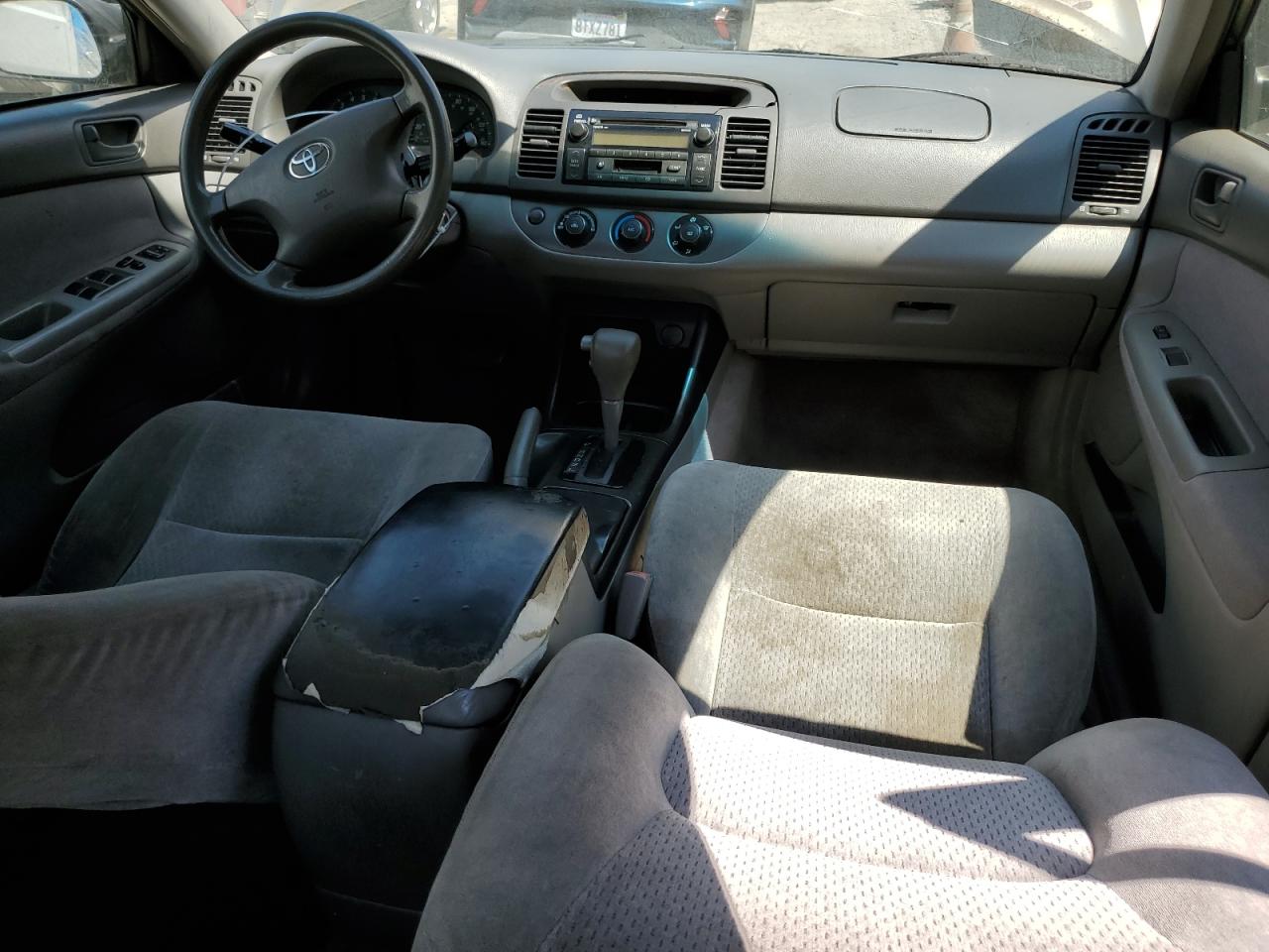 2003 Toyota Camry Le VIN: JTDBE32KX30215061 Lot: 65217635