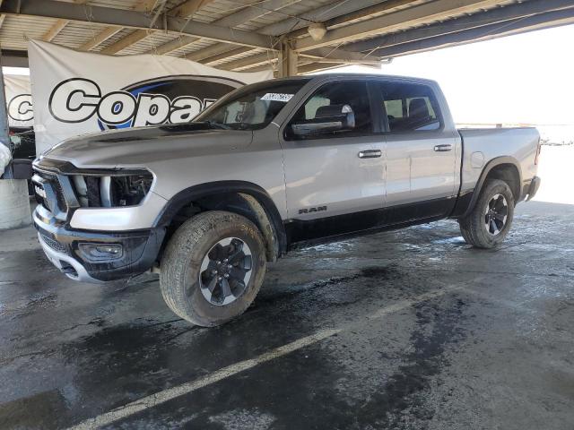  RAM 1500 2020 Srebrny