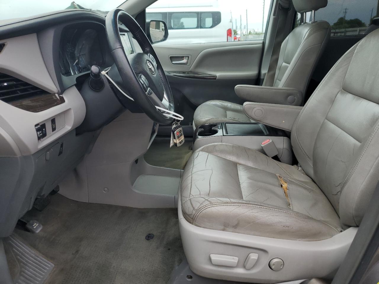 5tdyk3dc2gs748842 5TDYK3DC2GS748842 2016 Toyota Sienna Xle