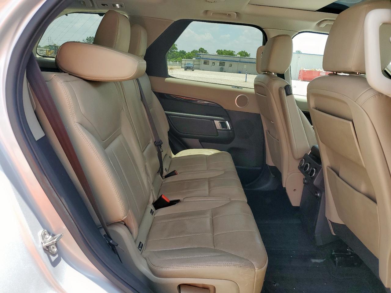 2019 Land Rover Discovery Se VIN: SALRG2RV4K2401063 Lot: 64688375