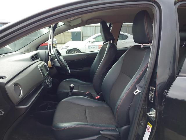 2011 TOYOTA YARIS SR V