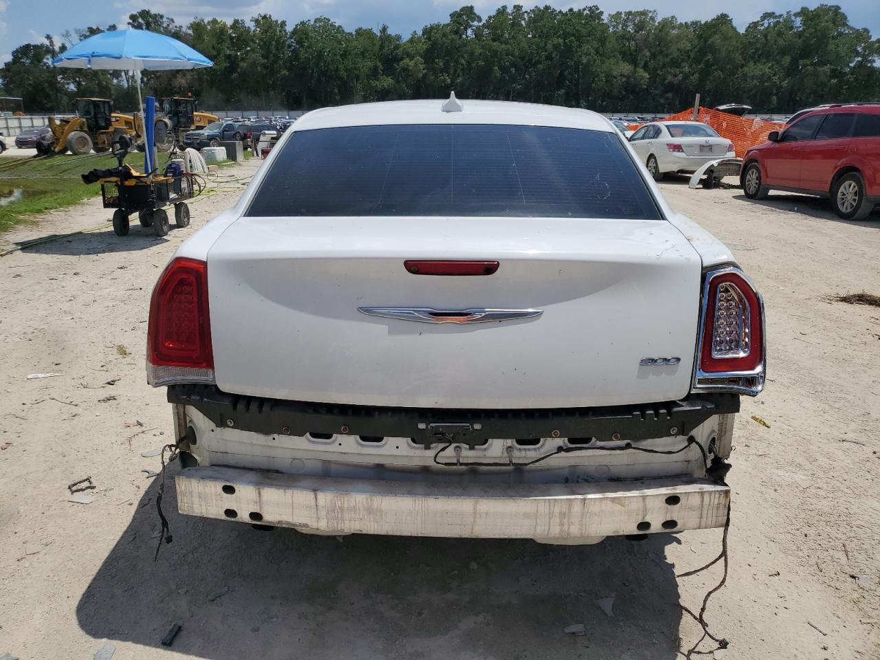 2016 Chrysler 300 Limited VIN: 2C3CCAAG9GH261272 Lot: 66764865