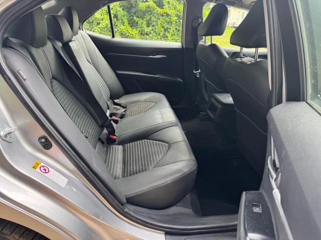  TOYOTA CAMRY 2018 Srebrny