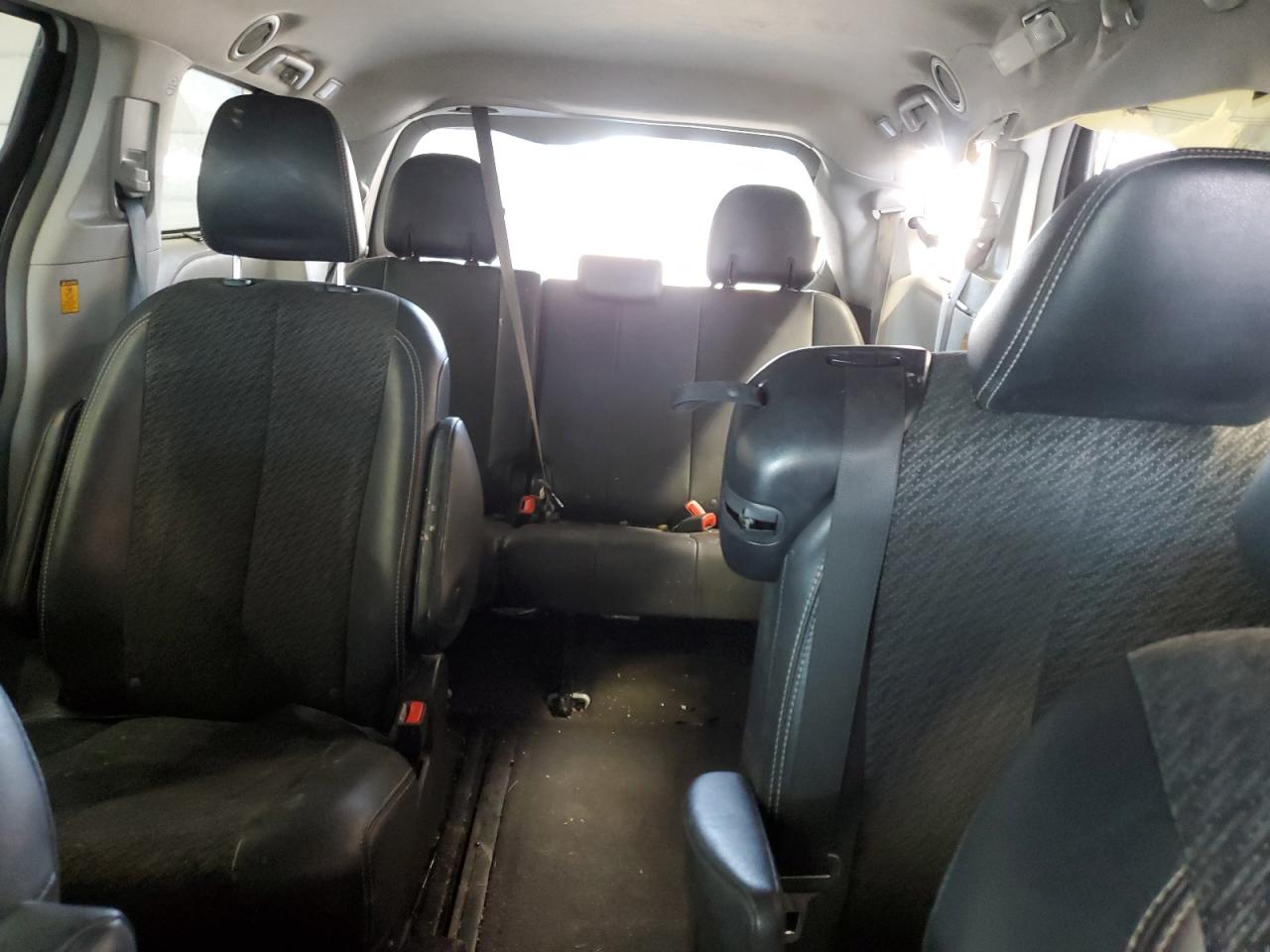 2013 Toyota Sienna Sport VIN: 5TDXK3DC3DS343631 Lot: 65191995