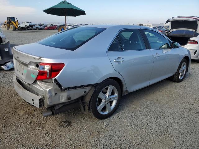  TOYOTA CAMRY 2014 Srebrny