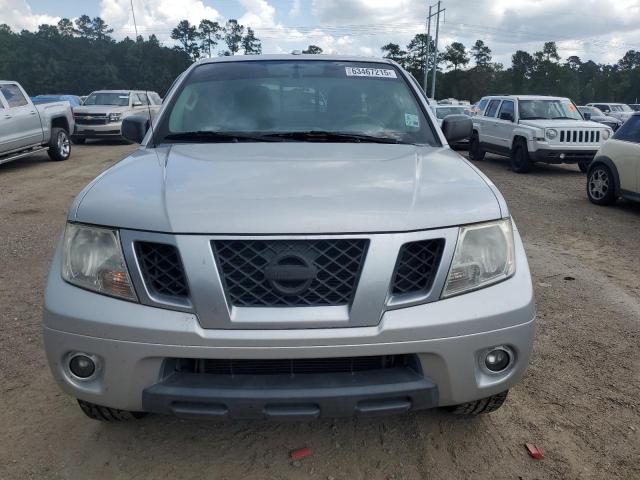 Pickups NISSAN FRONTIER 2016 Srebrny