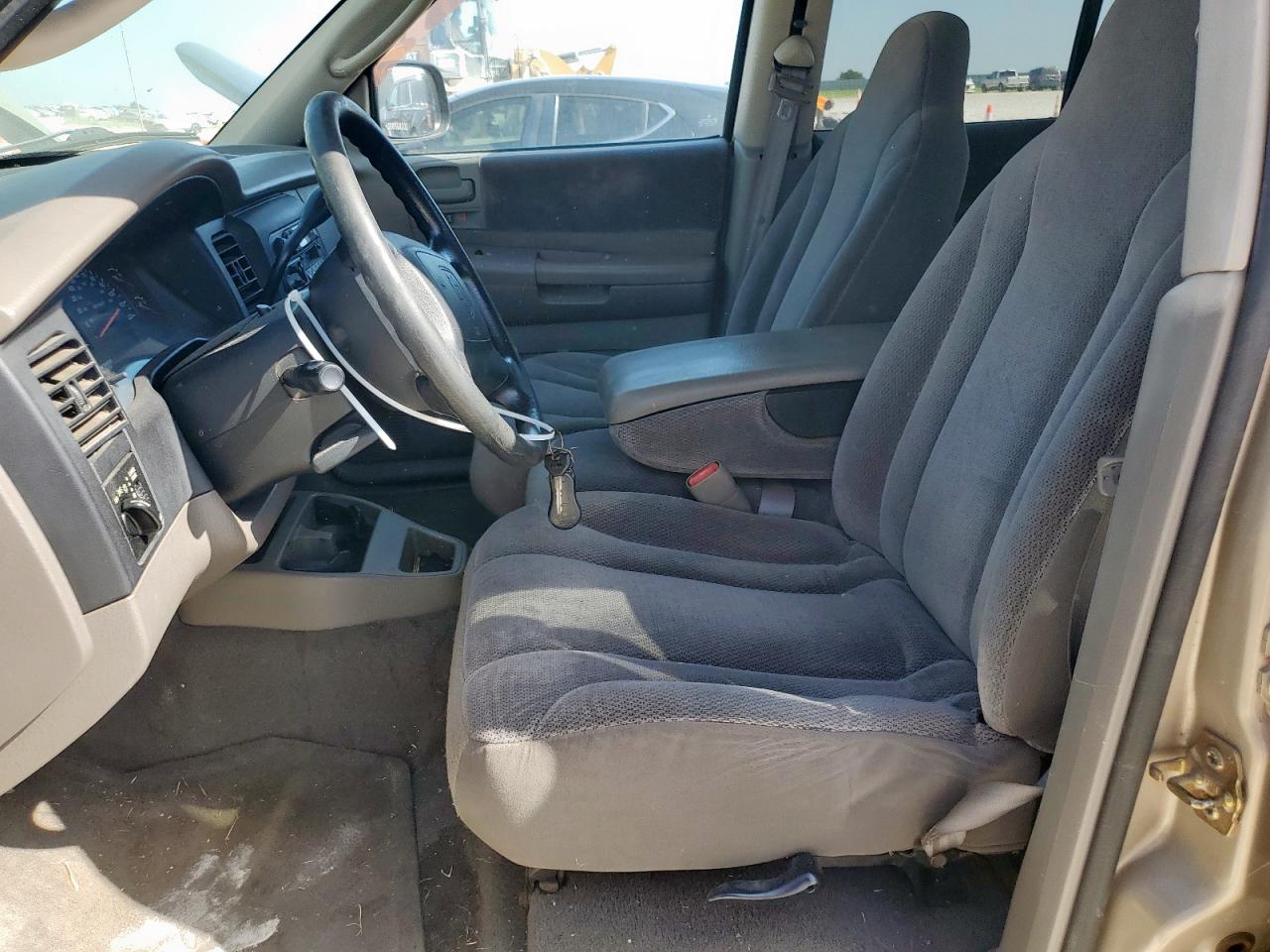 2002 Dodge Dakota Quad Slt VIN: 1B7HL48XX2S693282 Lot: 66738085