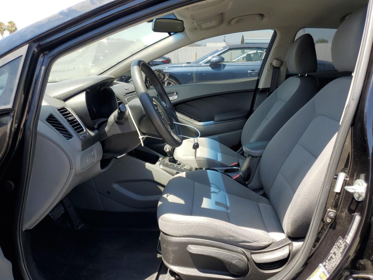 2017 Kia Forte Lx VIN: 3KPFK4A74HE052256 Lot: 66088445