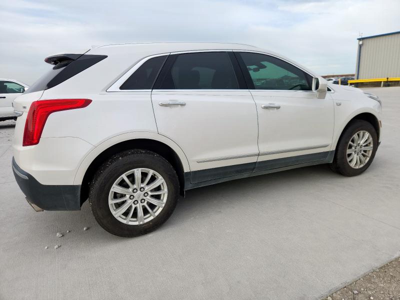  CADILLAC XT5 2019 Белы
