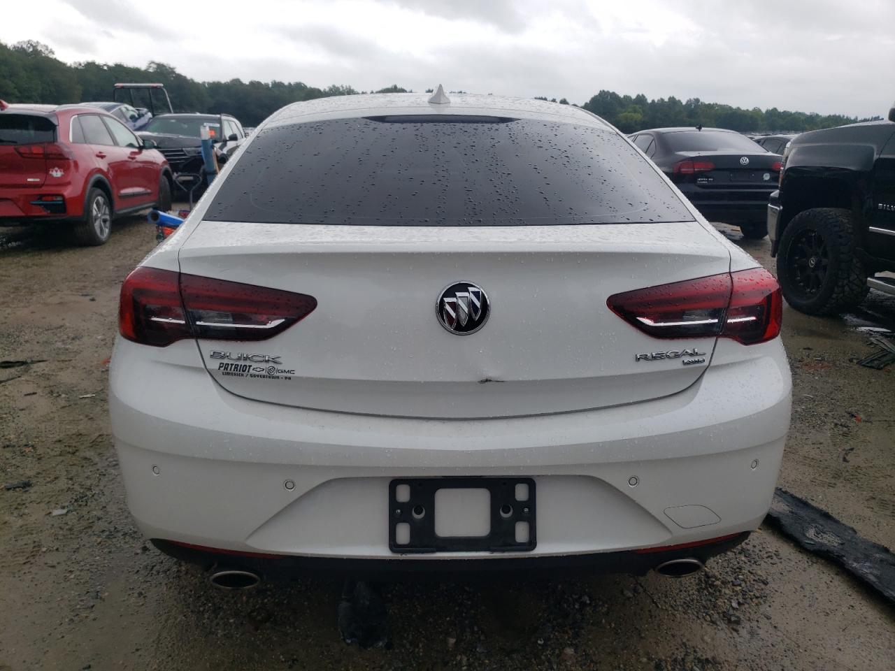2018 Buick Regal Essence VIN: W04GR6SX6J1102510 Lot: 63485585