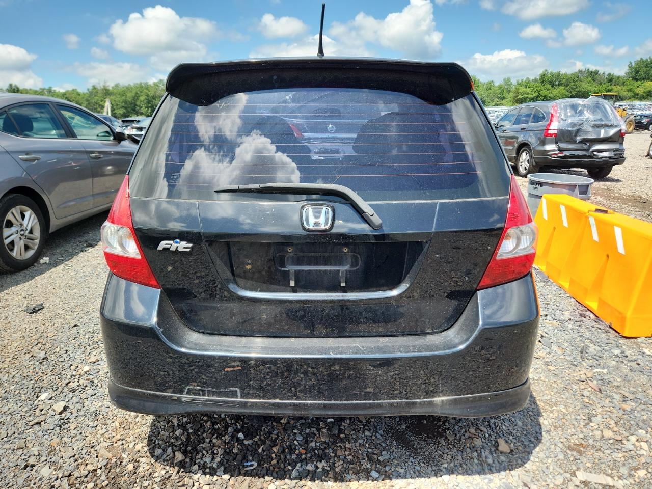 2007 Honda Fit S VIN: JHMGD386X7S058935 Lot: 64113285