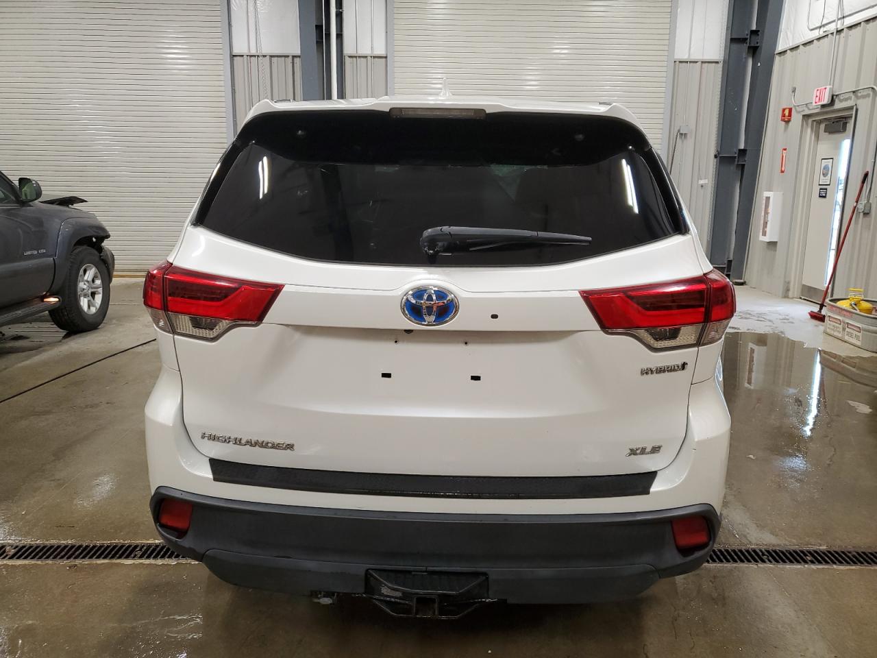 2019 Toyota Highlander Hybrid VIN: 5TDJGRFH6KS052640 Lot: 62185575