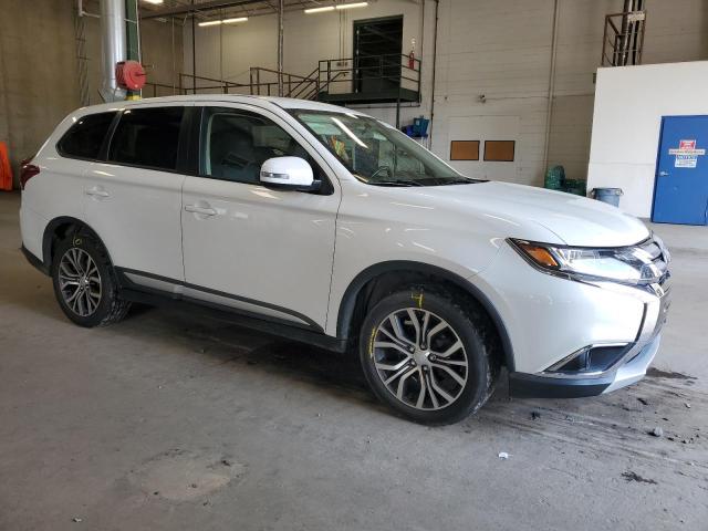  MITSUBISHI OUTLANDER 2018 Белы