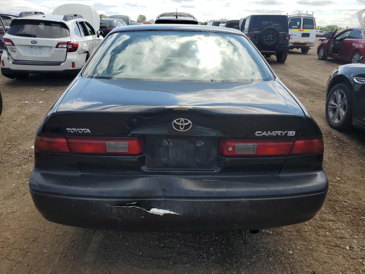 1999 Toyota Camry Ce VIN: 4T1BG22K5XU555863 Lot: 65587895