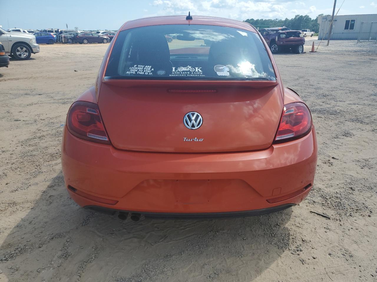 2017 Volkswagen Beetle 1.8T VIN: 3VWF17AT5HM612046 Lot: 63771505