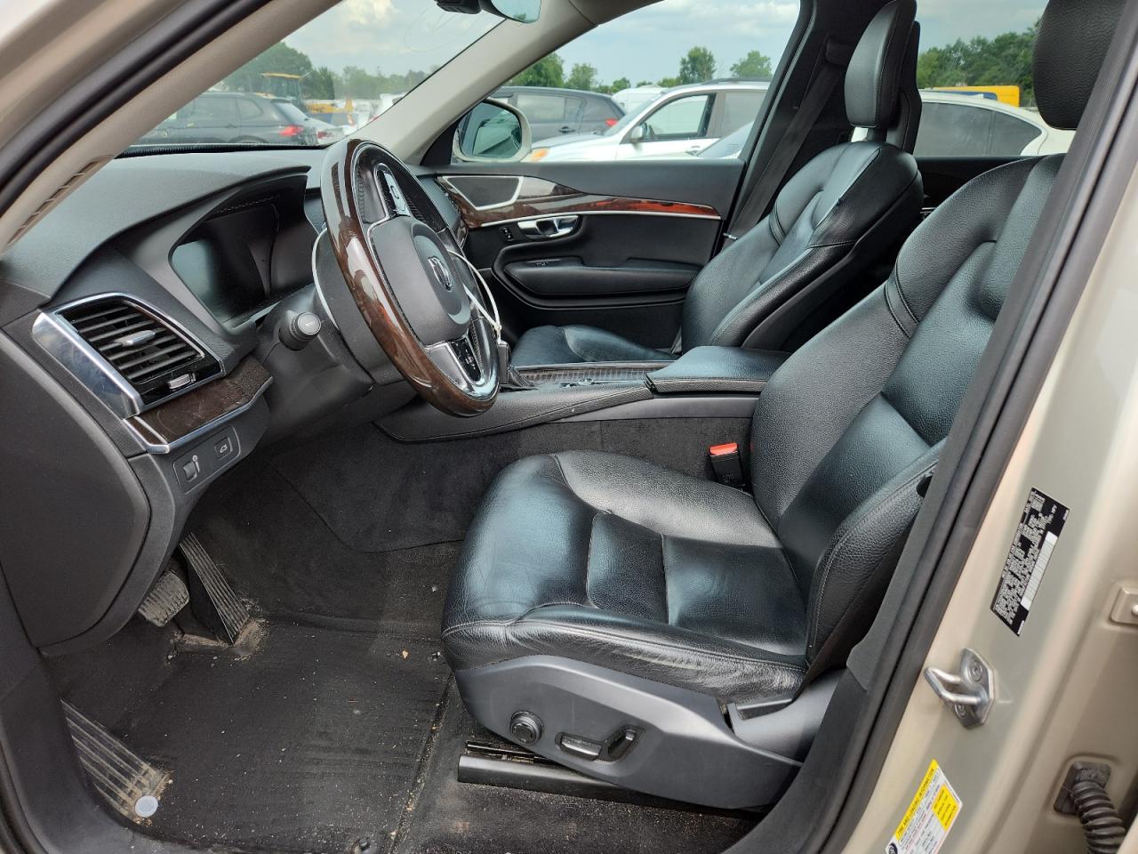 2016 Volvo Xc90 T6 VIN: YV4A22PK0G1000924 Lot: 64373905