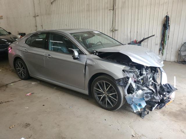  TOYOTA CAMRY 2021 Srebrny