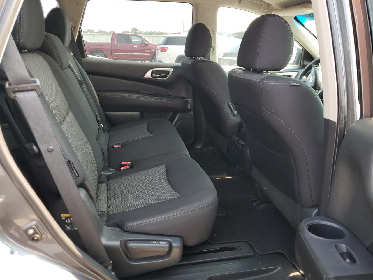 2019 Nissan Pathfinder S VIN: 5N1DR2MMXKC633330 Lot: 64397035