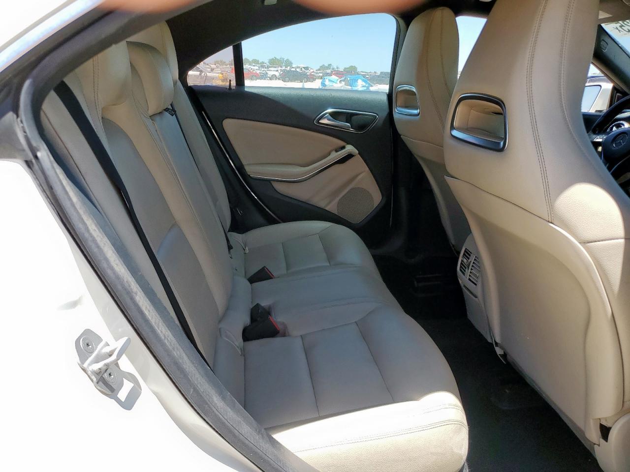 wddsj4eb2en065388 WDDSJ4EB2EN065388 2014 Mercedes-Benz Cla 250