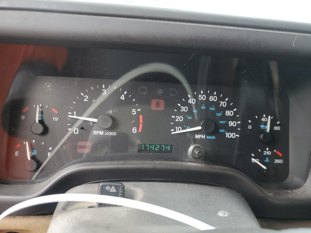 2000 Jeep Wrangler / Tj Sahara VIN: 1J4FA59S5YP761127 Lot: 65247225