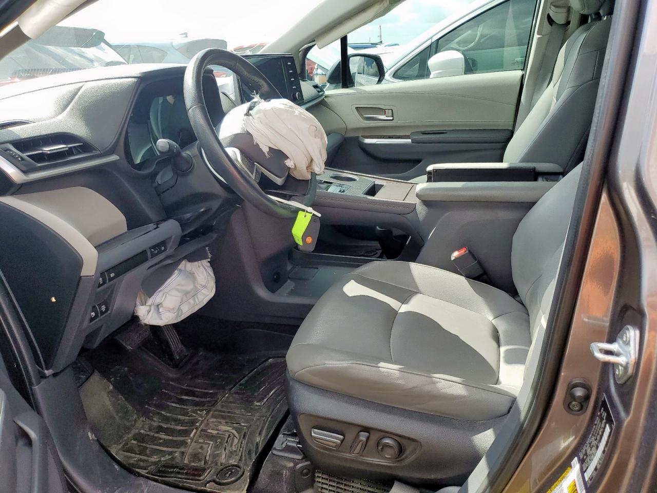 2022 Toyota Sienna Xle VIN: 5TDYRKEC8NS092342 Lot: 63000555