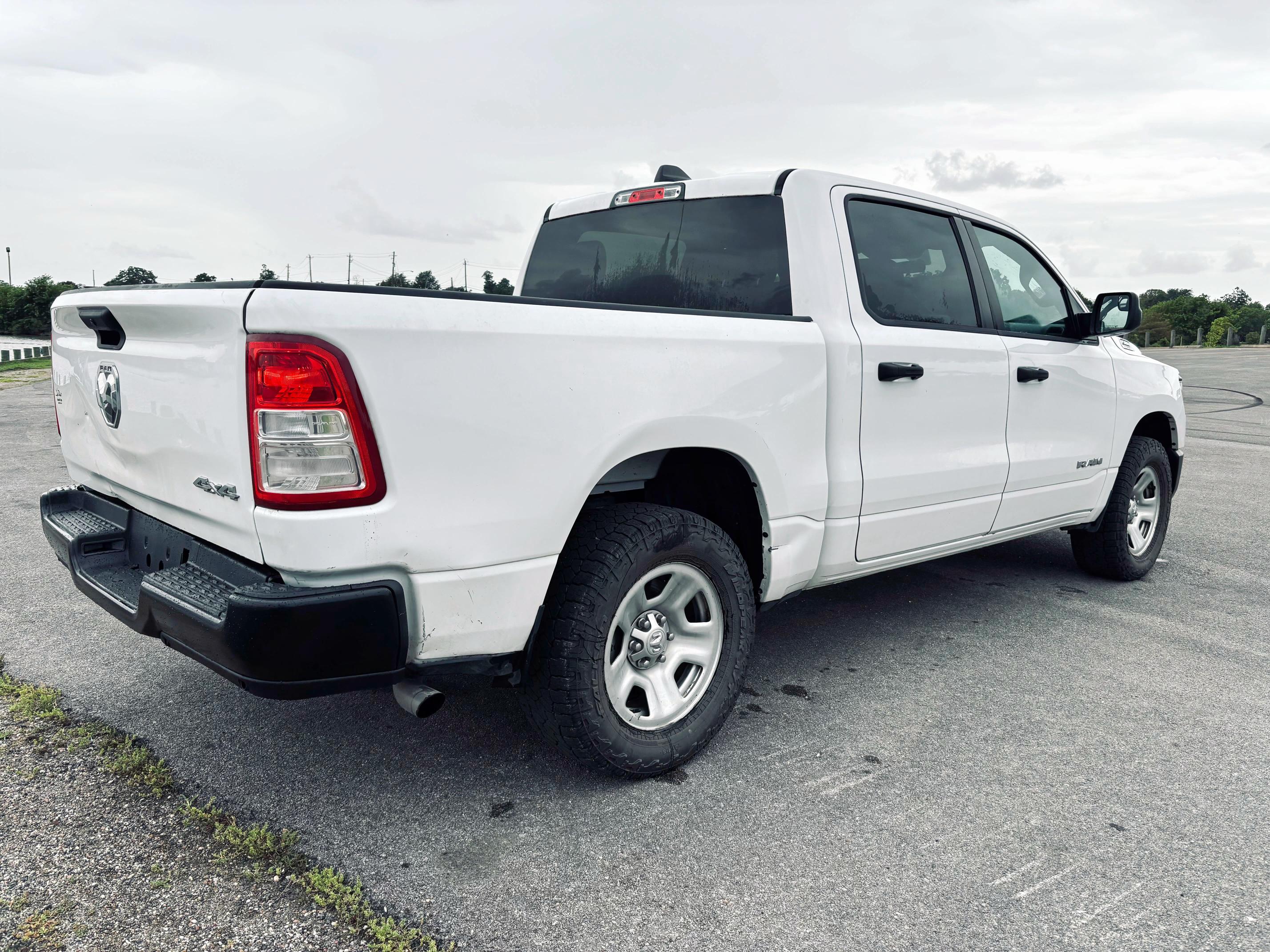  RAM 1500 2022 Белы