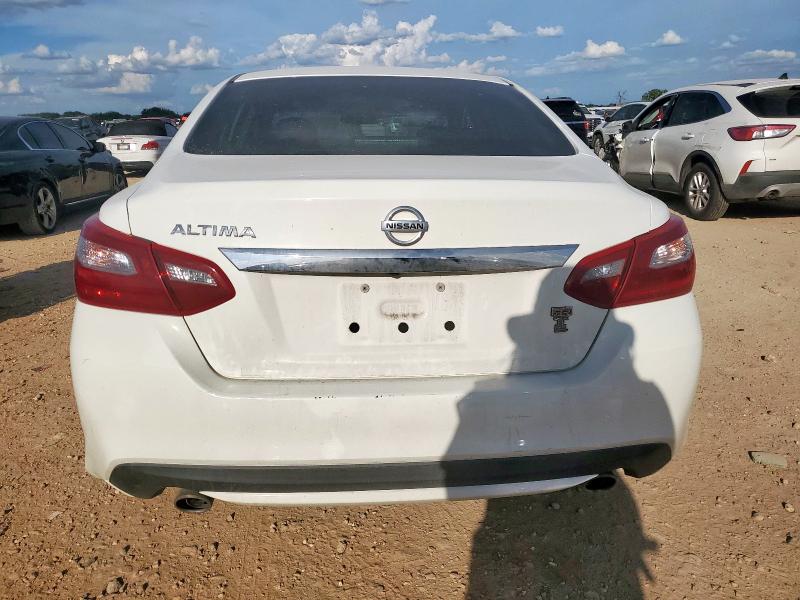  NISSAN ALTIMA 2018 Biały