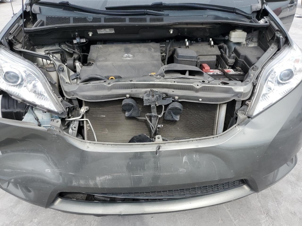 2011 Toyota Sienna Xle VIN: 5TDYK3DCXBS164004 Lot: 63792175