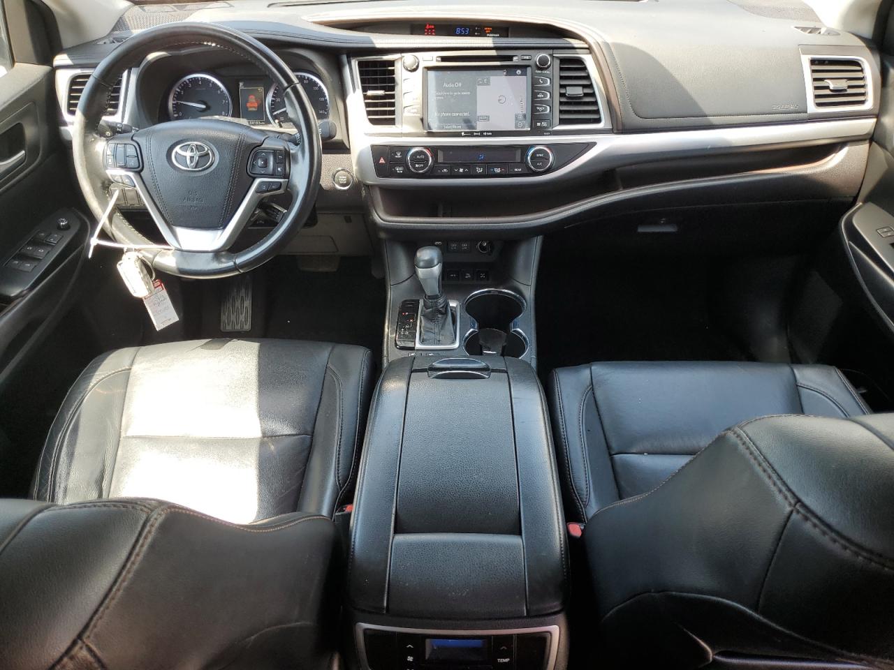 2018 Toyota Highlander Se VIN: 5TDJZRFHXJS871692 Lot: 65020225