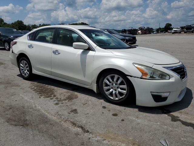 Sedans NISSAN ALTIMA 2015 White