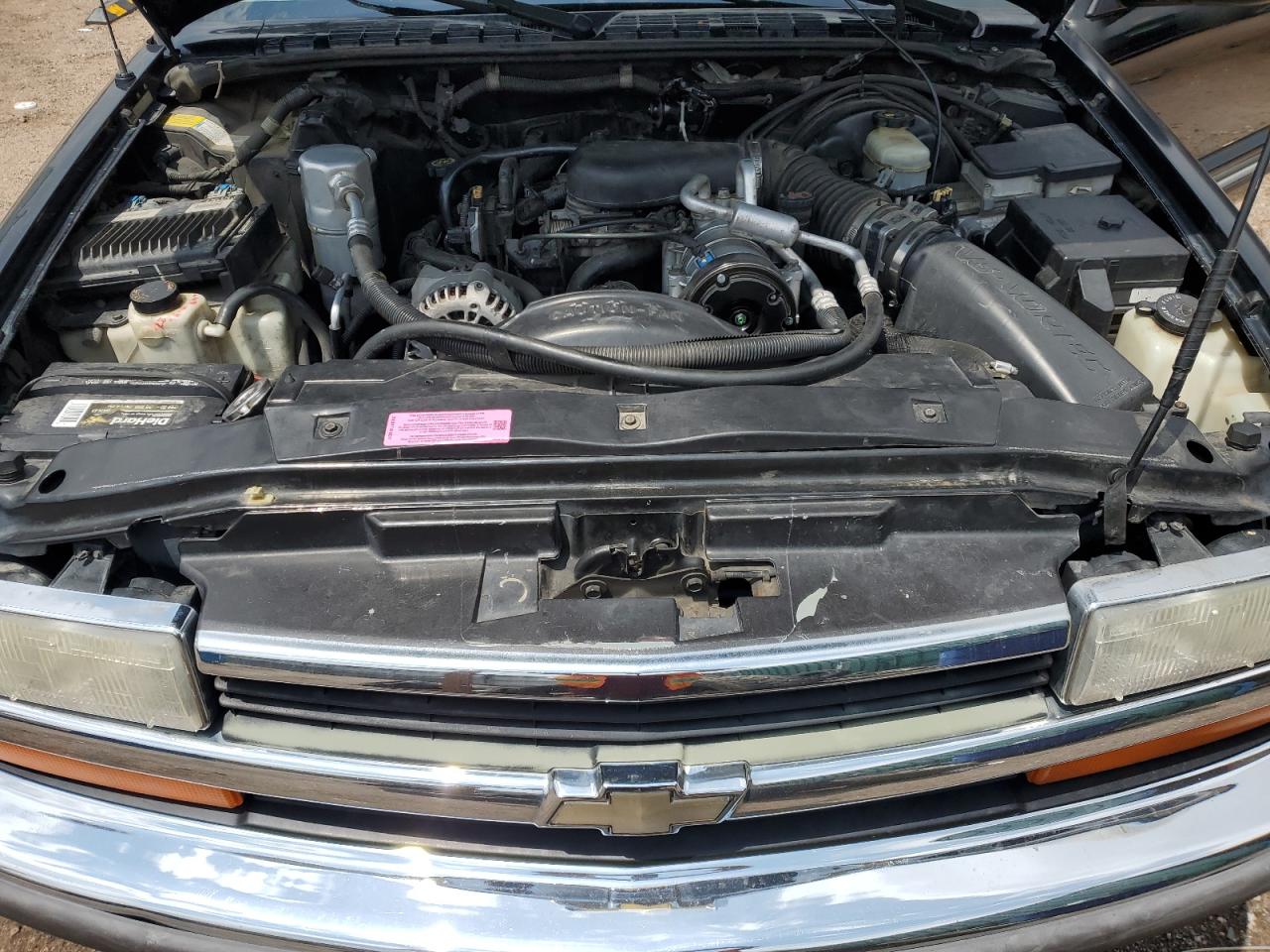 1998 Chevrolet Blazer VIN: 1GNDT13W2W2225782 Lot: 65555915