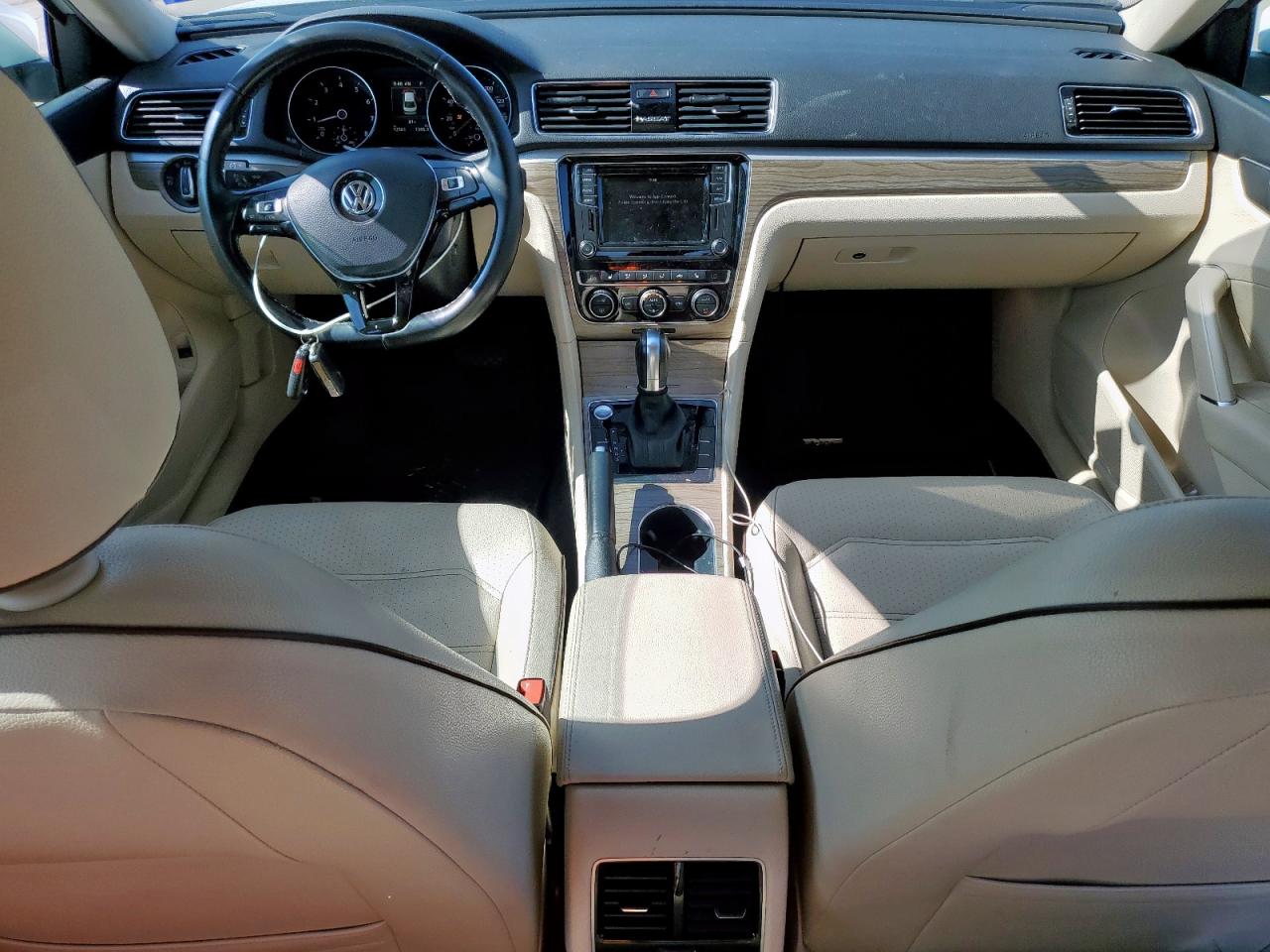 2018 Volkswagen Passat Se VIN: 1VWBA7A36JC018524 Lot: 62701455