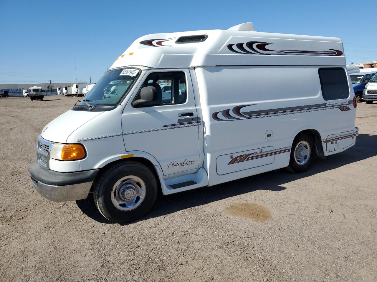 2B6KB31Z8XK520588 DODGE B SERIES Photo 1