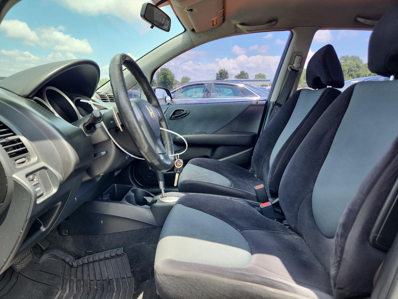 2007 Honda Fit S VIN: JHMGD386X7S058935 Lot: 64113285