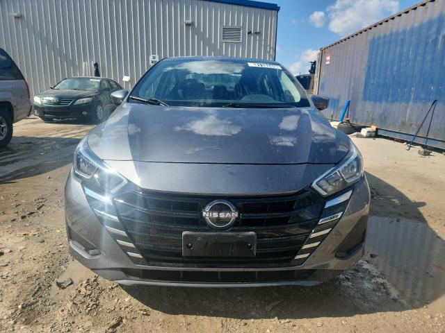  NISSAN VERSA 2023 Gray
