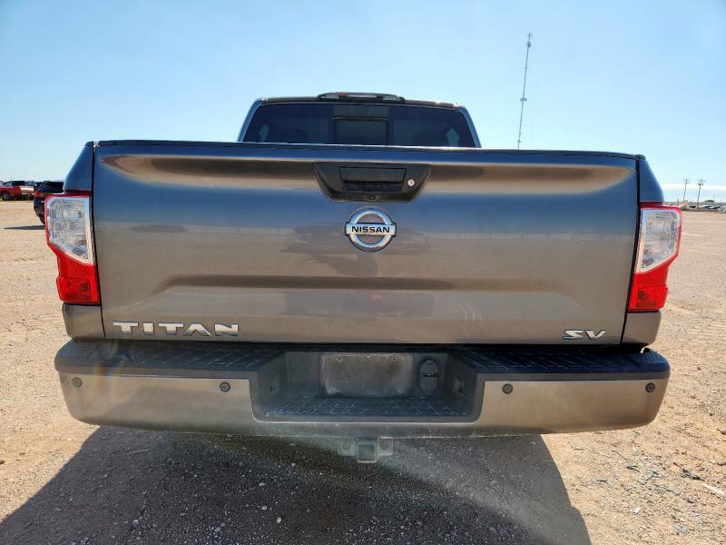 NISSAN TITAN 2018 Szary