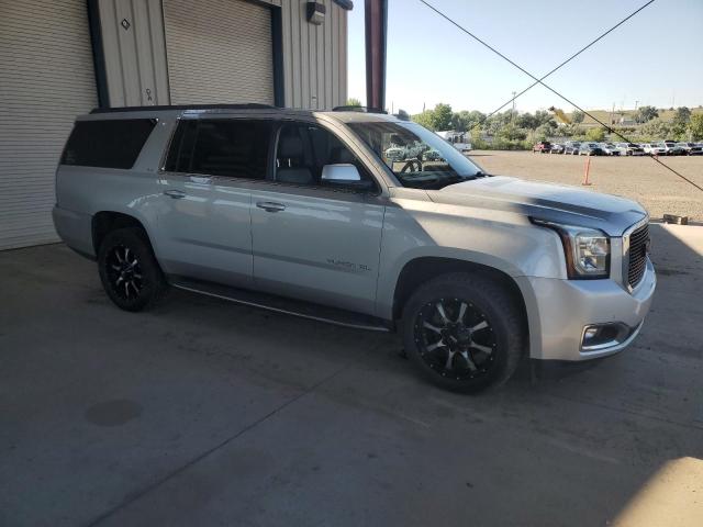  GMC YUKON 2017 Серебристый
