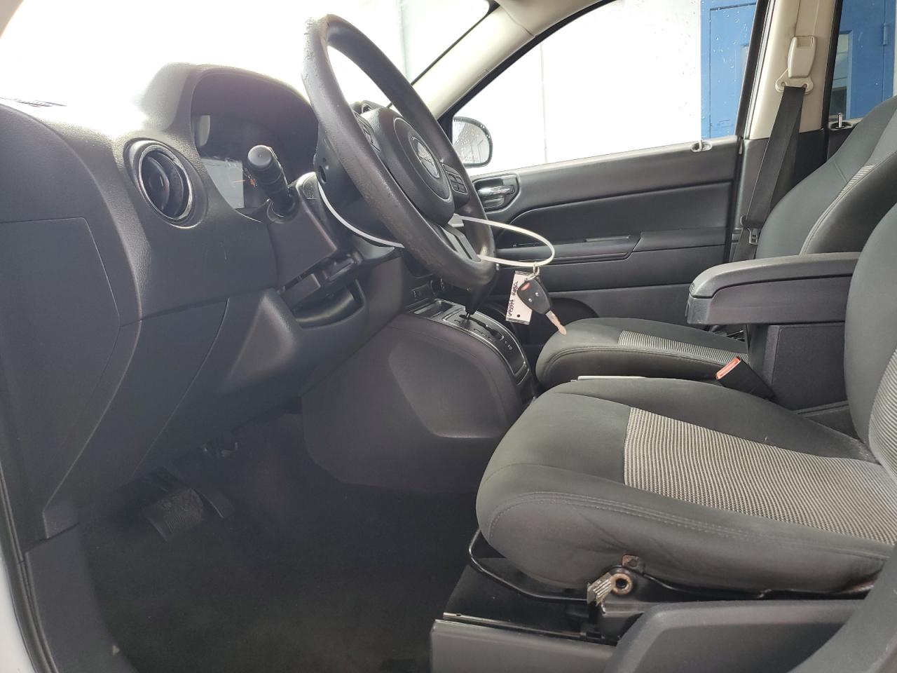 2015 Jeep Compass Sport VIN: 1C4NJCBA1FD198082 Lot: 65006405