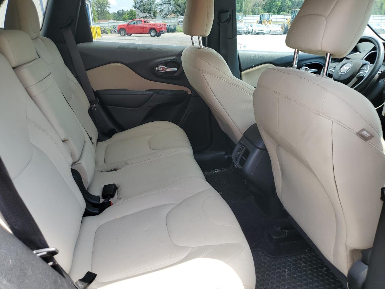 2016 Jeep Cherokee Latitude VIN: 1C4PJMCB3GW237119 Lot: 64815255