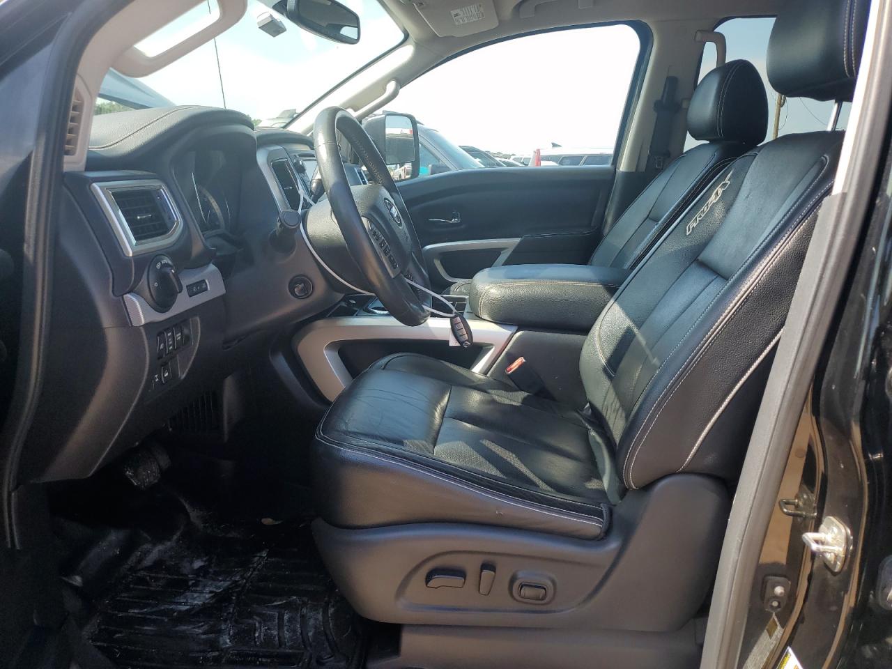 2018 Nissan Titan Sv VIN: 1N6AA1E50JN523676 Lot: 63449285