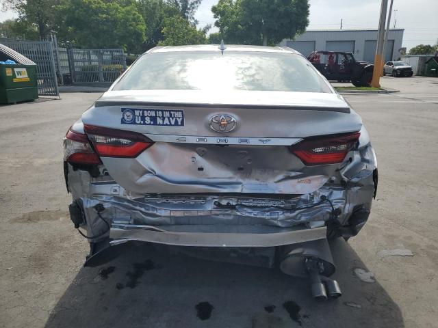  TOYOTA CAMRY 2022 Srebrny