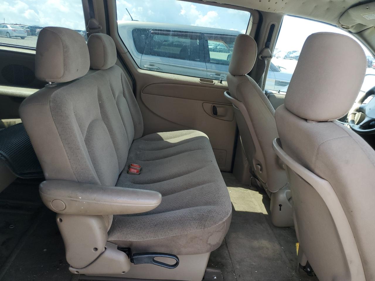 2002 Dodge Grand Caravan Sport VIN: 2B4GP44382R553216 Lot: 64605335
