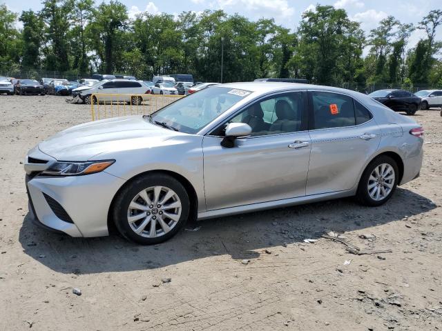  TOYOTA CAMRY 2018 Srebrny
